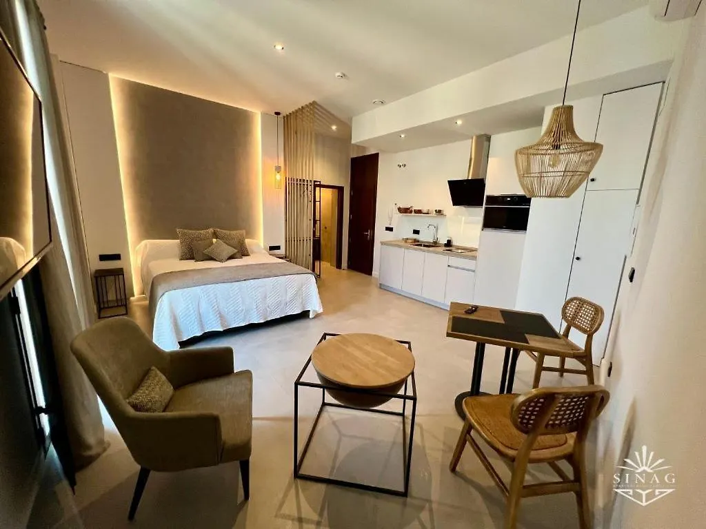 Apartamentos Turisticos Sinag contacts